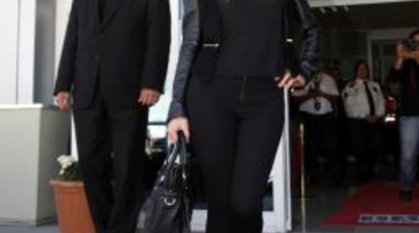 Parıs Hılton İstanbul&rsquo;a Geldi