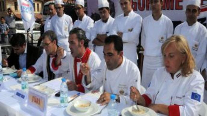 G&ouml;reme'de Yemekler Yarıştı