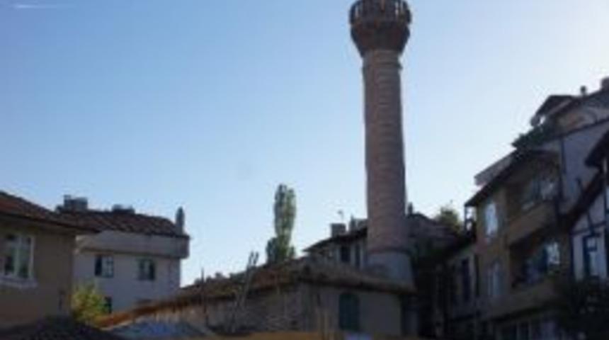 Tarihi Hepkebirler Camii Ve T&uuml;rbesi Ayağa Kaldırılıyor