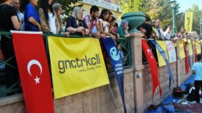 Porsuk &Ccedil;ayında Dragon Boat Yarışı