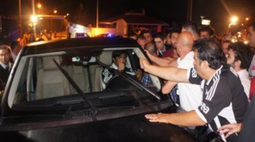 Beşiktaşlı Taraftarlar, Y&ouml;netimi Istifaya &Ccedil;ağırdı