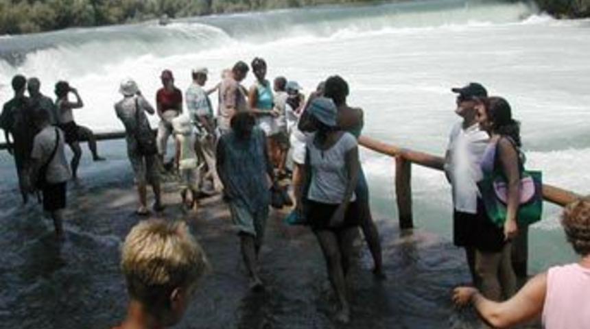 Manavgat Şelalesi milyonu ge&ccedil;ecek