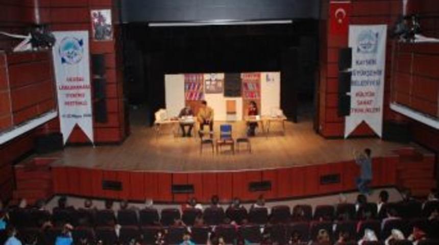 Perde, Gen&ccedil;ler İ&ccedil;in 8. Kez A&ccedil;ılacak