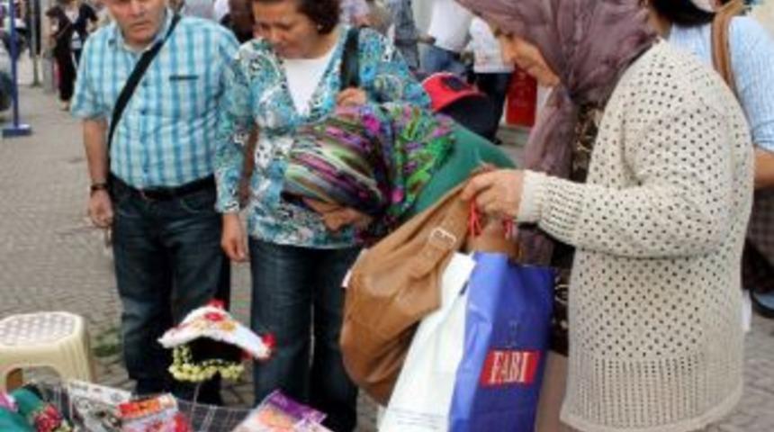 Kızının &Ccedil;eyizi İ&ccedil;in Başladığı El İşi, Mesleği Oldu