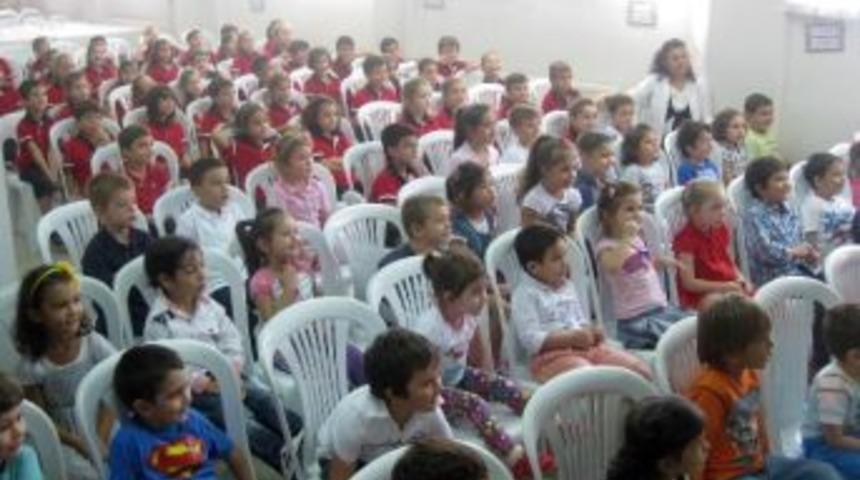 Minik &Ouml;ğrencilere Tiyatro Eşliğinde Temizlik Bilinci Aşılandı