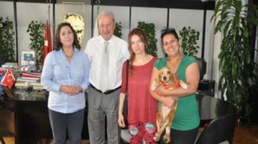 Hayvanseverler Salihli Belediye Başkanını Ziyaret Etti