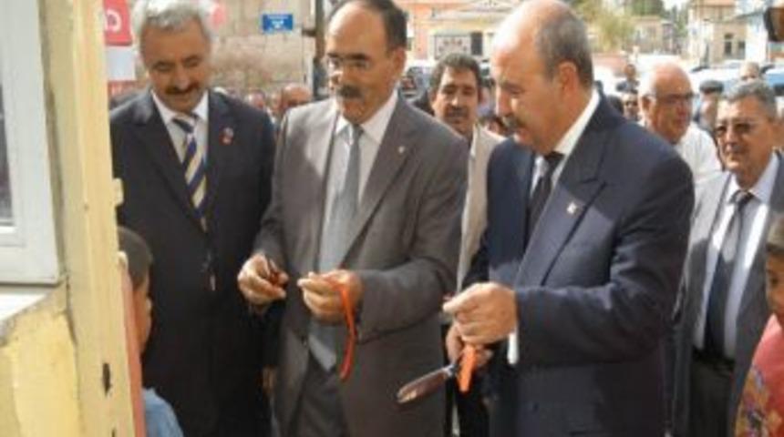 Akmescit Beldesinde Akp Ve Mhp Den Chp Ye Katılan 40 Kişiye Rozetleri Takıldı