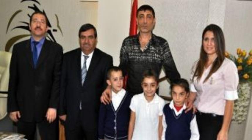 Cahit Bing&ouml;l&rsquo;den Eğitime Destek &Ccedil;ağrısı