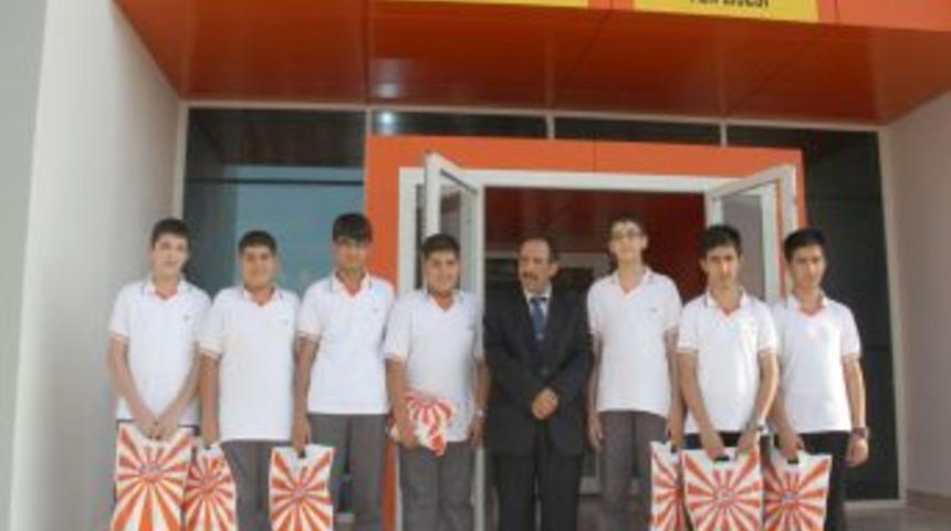 Bur&ccedil;'tan Başarılı &Ouml;ğrencilere Aypet Bilgisayar