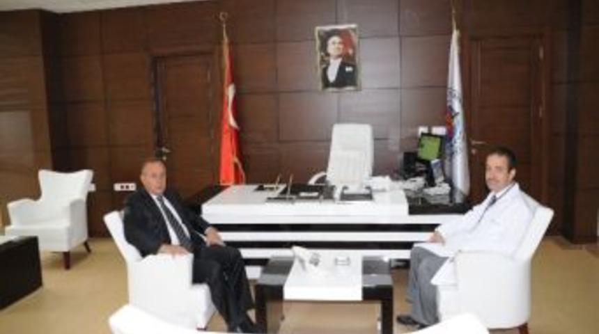 Vali Kızılcık&rsquo;tan Başhekim Alg&uuml;n&rsquo;e &ldquo;ge&ccedil;miş Olsun&rdquo; Ziyareti