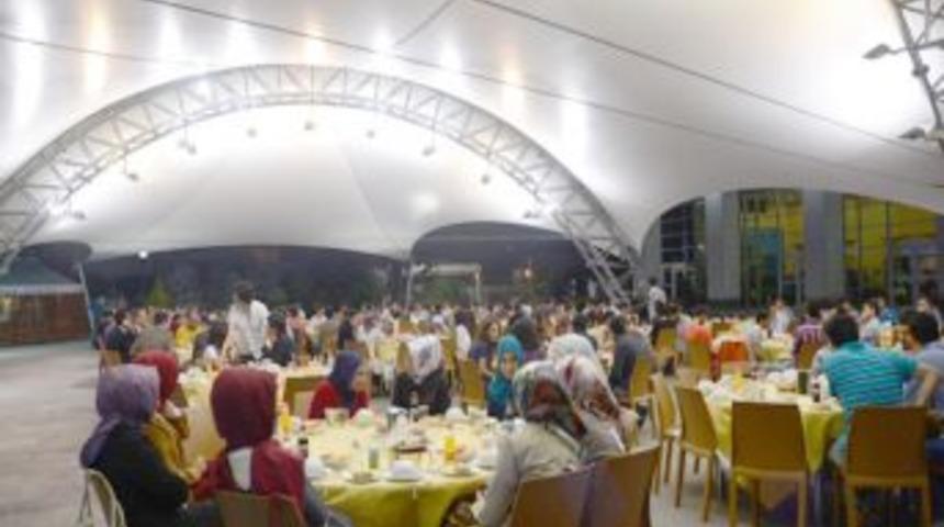 Batmanlı Vekil, Bir Maaşını &Uuml;niversite &Ouml;ğrencilerine Bağışladı