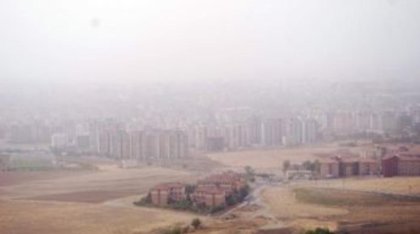 Adıyaman'ı Toz Bulutu Kapladı