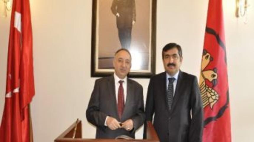 Afgan B&uuml;y&uuml;kel&ccedil;iden Vali Doğan&rsquo;a Ziyaret