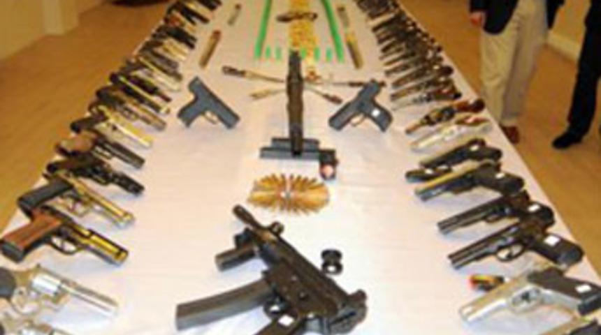 Silah ka&ccedil;ak&ccedil;ılarına baskın