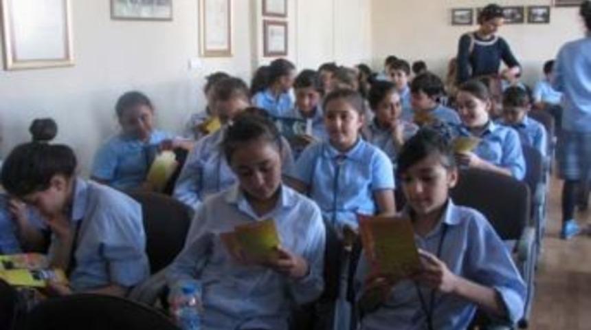 D&uuml;nya Hayvanları Koruma G&uuml;n&uuml; Etkinliği Mustafa Kemal Atat&uuml;rk İlkokulu&rsquo;nda D&uuml;zenlendi