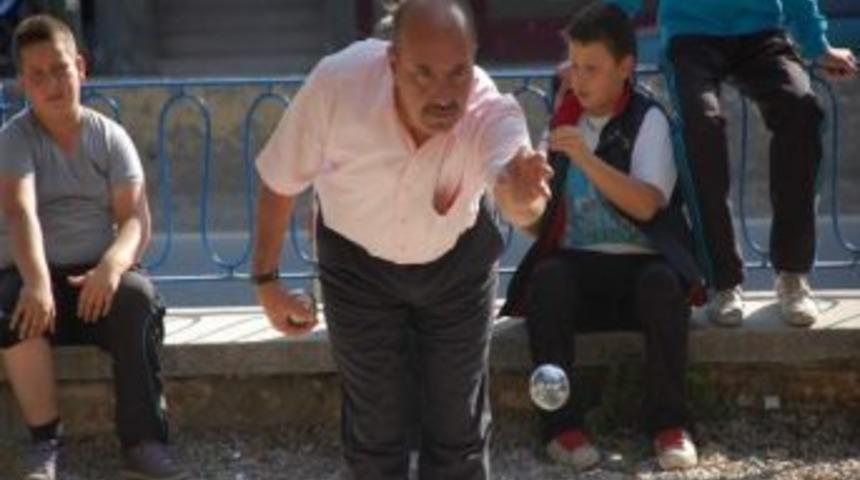 Boz&uuml;y&uuml;k&rsquo;te Bocce Turnuvası Yapıldı