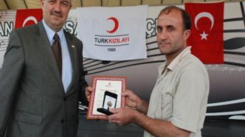 Ayaklı Kan Bankalarına Madalya