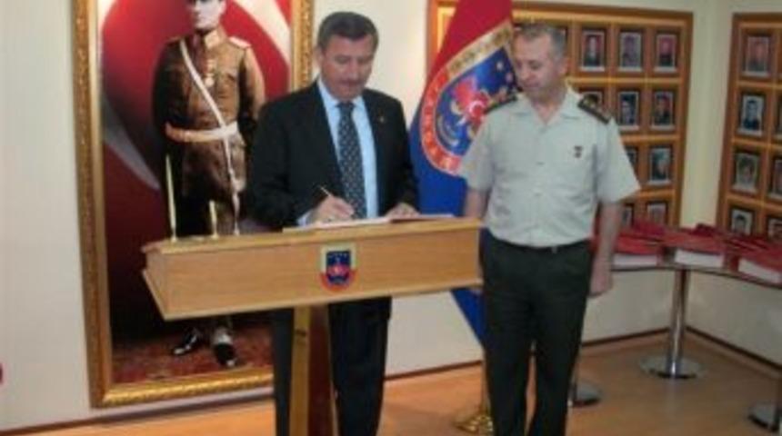 Vali Yılmaz&rsquo;dan İl Jandarma Komutanlığı&rsquo;na Ziyaret