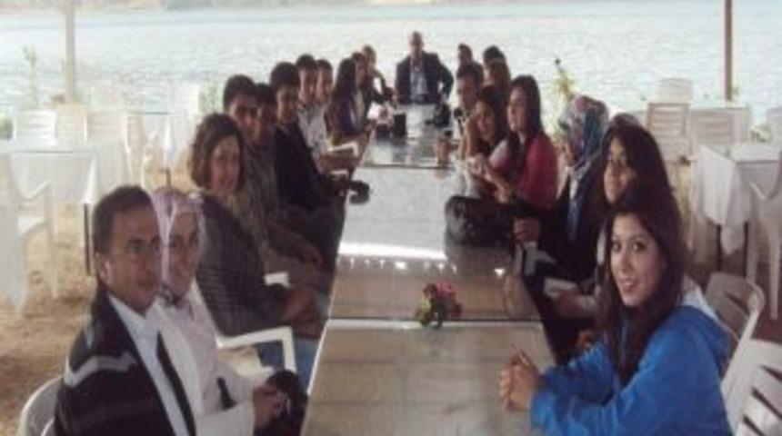 T&uuml;rk Eğitim-sen Hilvan Temsilciliği Halfeti&rsquo;ye Gezi D&uuml;zenledi