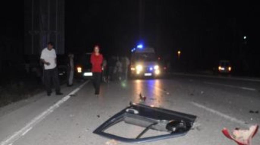 D&uuml;zce&rsquo;de Trafik Kazası: 3 Yaralı