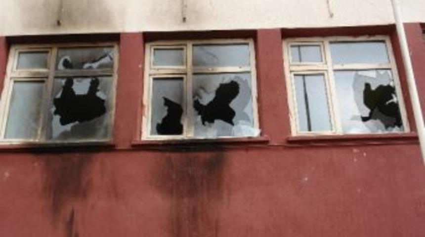 Velilerden Okul Yakma Eylemlerine Tepki