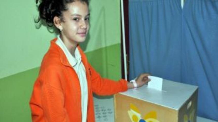 &Ouml;zel Kardelen Koleji İlkokulu Ve Ortaokulu Meclis Başkanlığı Se&ccedil;imi Yapıldı