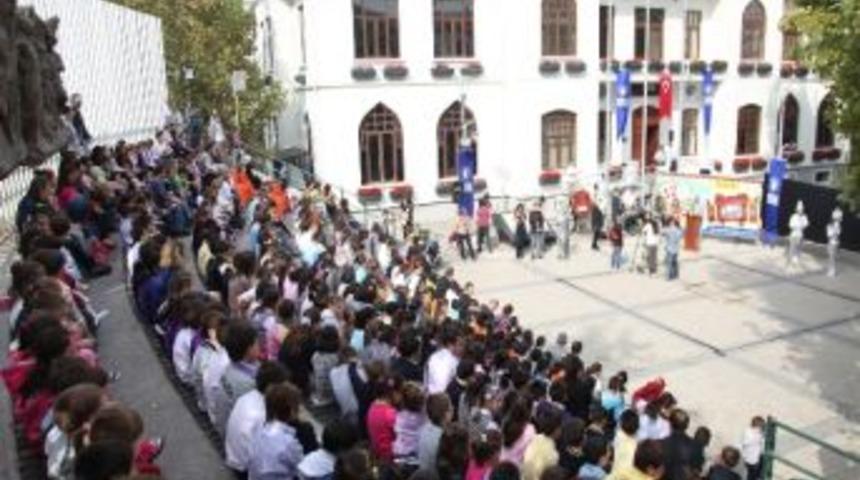 Tiyatronun Coşkusu Bursa&rsquo;yı Sardı