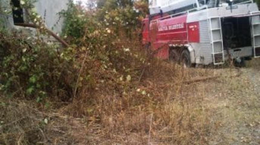 Boz&uuml;y&uuml;k İtfaiyesinden K&ouml;ylere Su Servisi