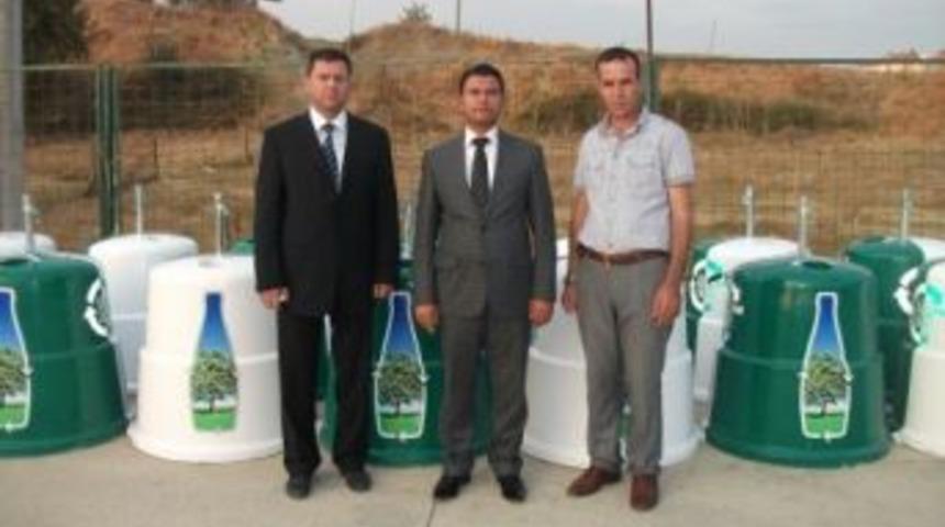 İpsala&rsquo;nın K&ouml;ylerine Cam D&ouml;n&uuml;ş&uuml;m Kumbaraları Konuldu