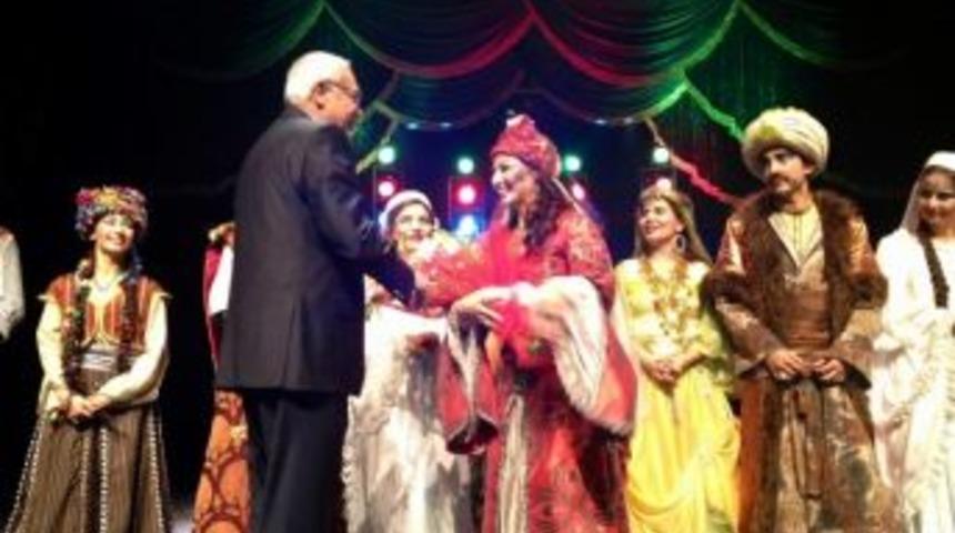 &lsquo;istanbul Efendisi&rsquo; İsimli Oyun Sahnelendi