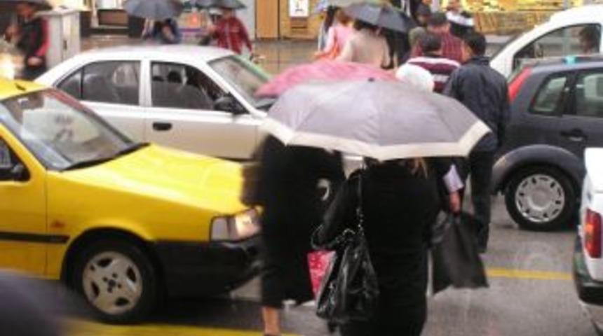 Malatya'da Uzun S&uuml;redir Beklenen Yağmur Sevindirdi