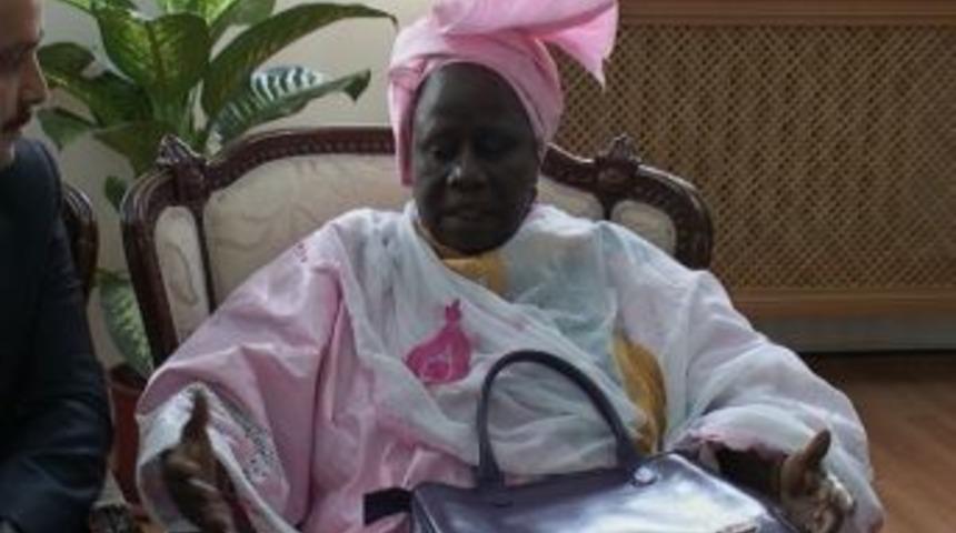 Senegal Ticaret Ve Sanayi Bakanı Mata Sy Diallo, Vali Vasip Şahin&rsquo;i Ziyaret Etti