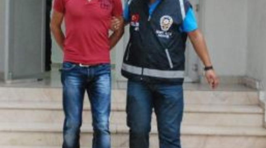 Halk Otob&uuml;s&uuml;nde Bı&ccedil;aklı Sopalı Kavga