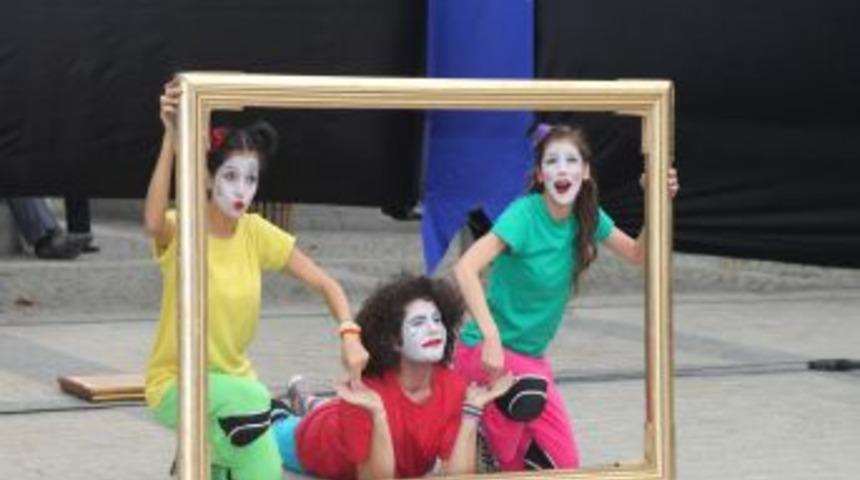 17. Uluslararası Bursa &Ccedil;ocuk Ve Gen&ccedil;lik Tiyatroları Festivali Başladı