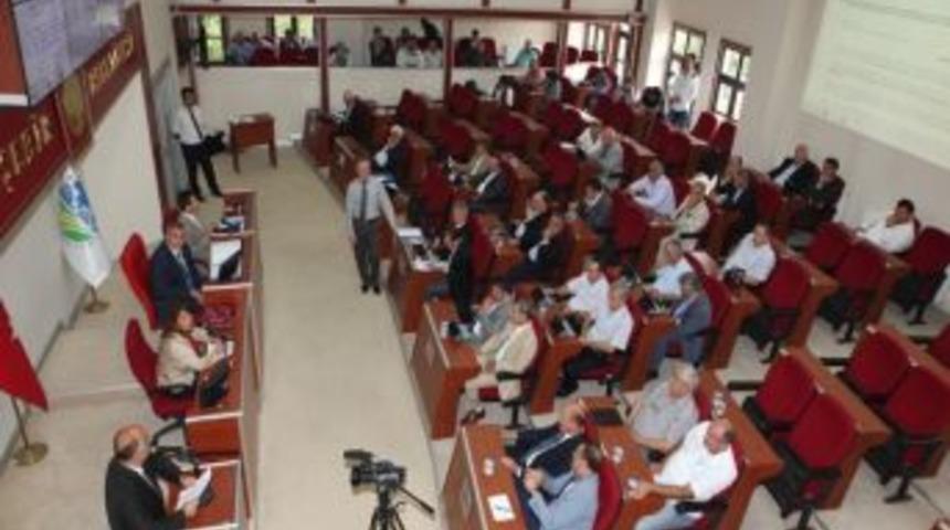 Sakarya B&uuml;y&uuml;kşehir Belediye Başkanı Zeki To&ccedil;oğlu;