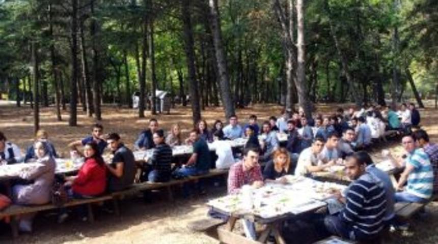 Ak Gen&ccedil;ler Piknikte Buluştu