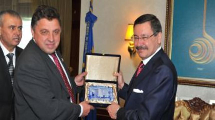 Rusya Heyetinden Başkan G&ouml;k&ccedil;ek&rsquo;e Ziyaret