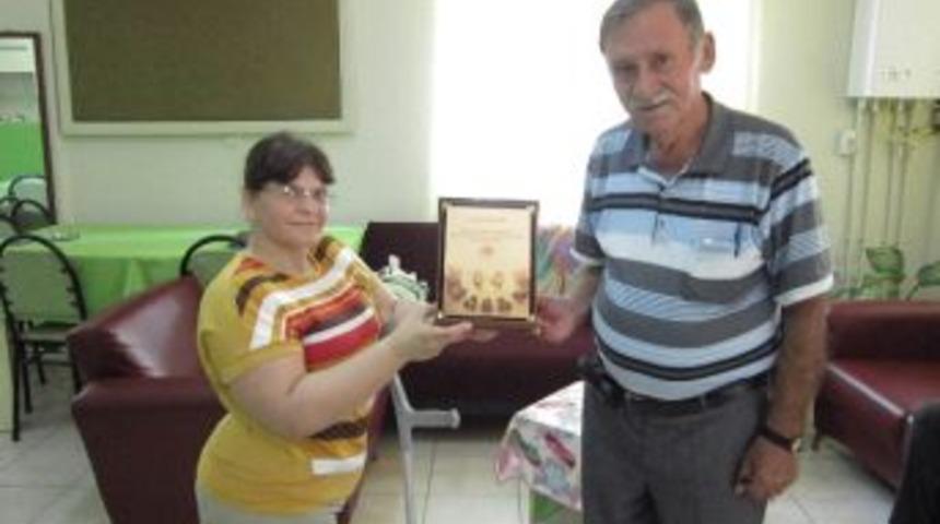 Engelli Dostu &Ouml;ğretmene Plaket