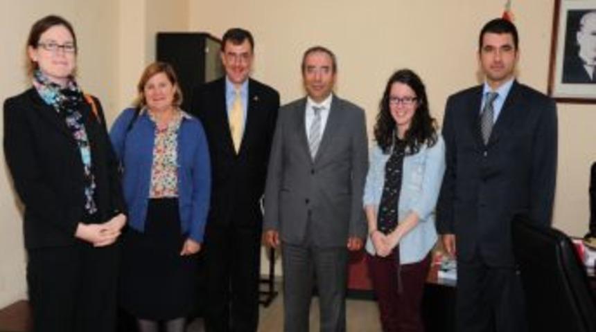 Avustralya B&uuml;y&uuml;k&ccedil;el&ccedil;isi: Van'ın Canlandığını G&ouml;rmek Bizi Mutlu Etti