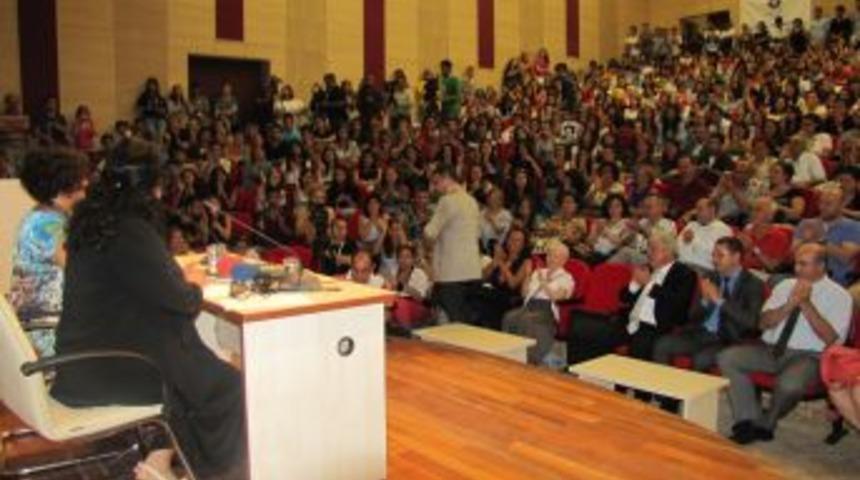 T&uuml;rkan Şoray Gen&ccedil;lerle Buluştu