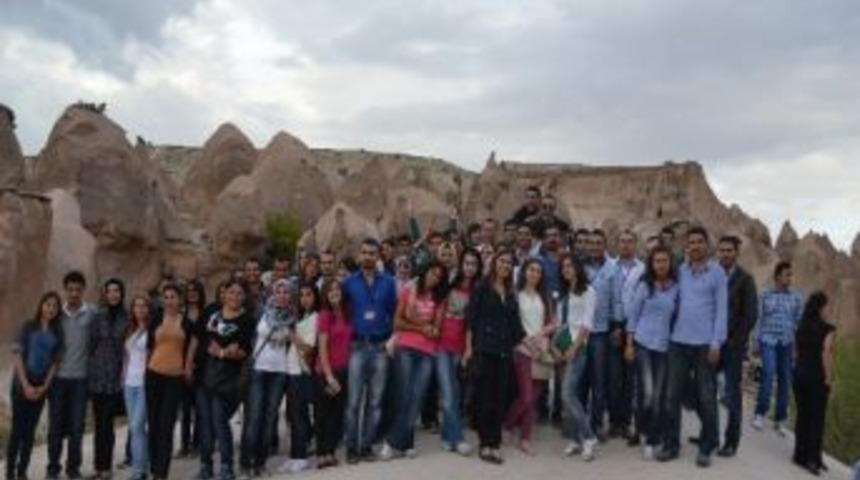 Ak Parti Gen&ccedil;lik Kollarından &Uuml;niversite &Ouml;ğrencilerine Kapadokya Gezisi