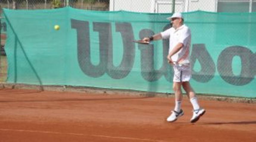 Turun&ccedil; cup tenis turnuvası başladı