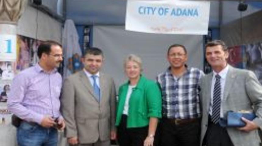 Houston Belediye Başkanı'ndan Adana'ya Sıcak Ilgi