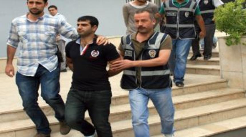 Hırsızlıktan 200 Ayrı Kaydı Bulunan Zanlı Ve Arkadaşları Tutuklandı