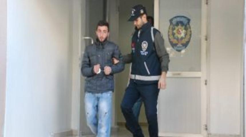 Kız Meselesinde Kan D&ouml;k&uuml;ld&uuml;