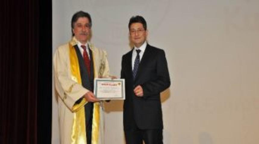 Do&ccedil;. Dr. Kaya&rsquo;ya İki &Ouml;d&uuml;l Birden