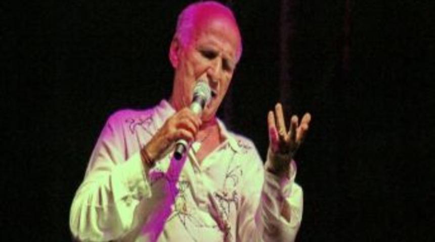 Nostalji Babası Salim D&uuml;ndar İzmirlileri Coşturdu