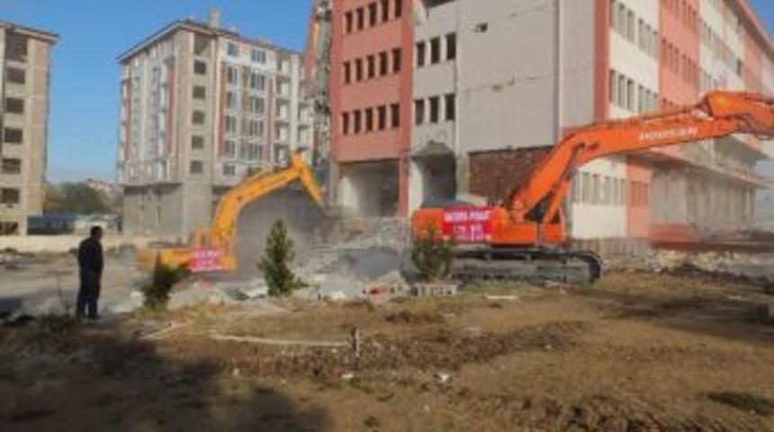 Van&rsquo;da Kentsel D&ouml;n&uuml;ş&uuml;m Yıkımları