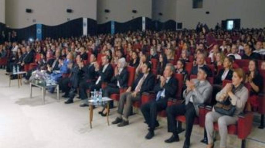 '&ccedil;in Jiangsu Kadınlar Geleneksel Orkestrası' Ak&uuml;&rsquo;de Dinleti Sundu