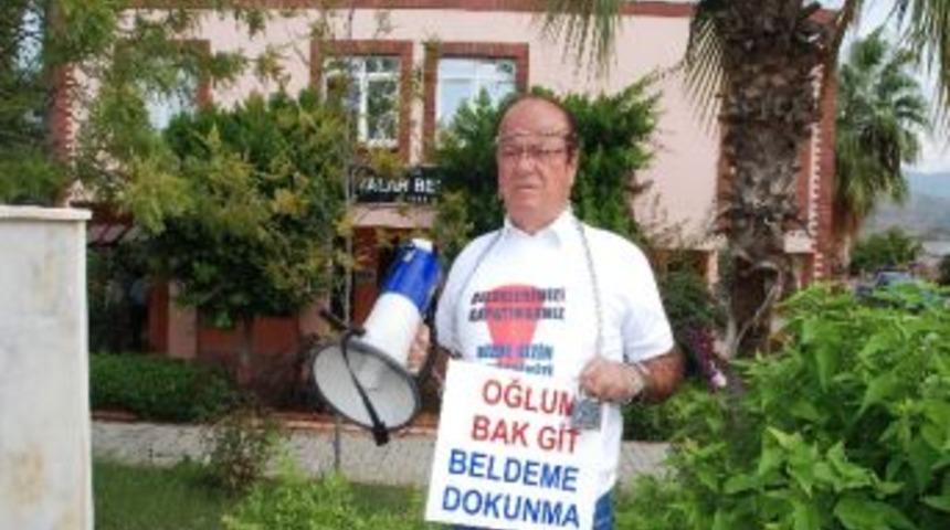 Belediye &Ouml;n&uuml;nde Zincirli Protesto